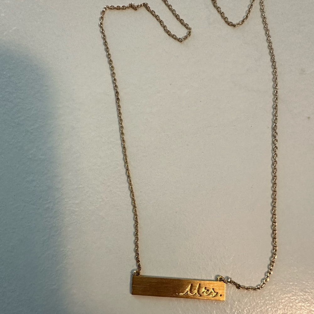 Mrs. Necklace